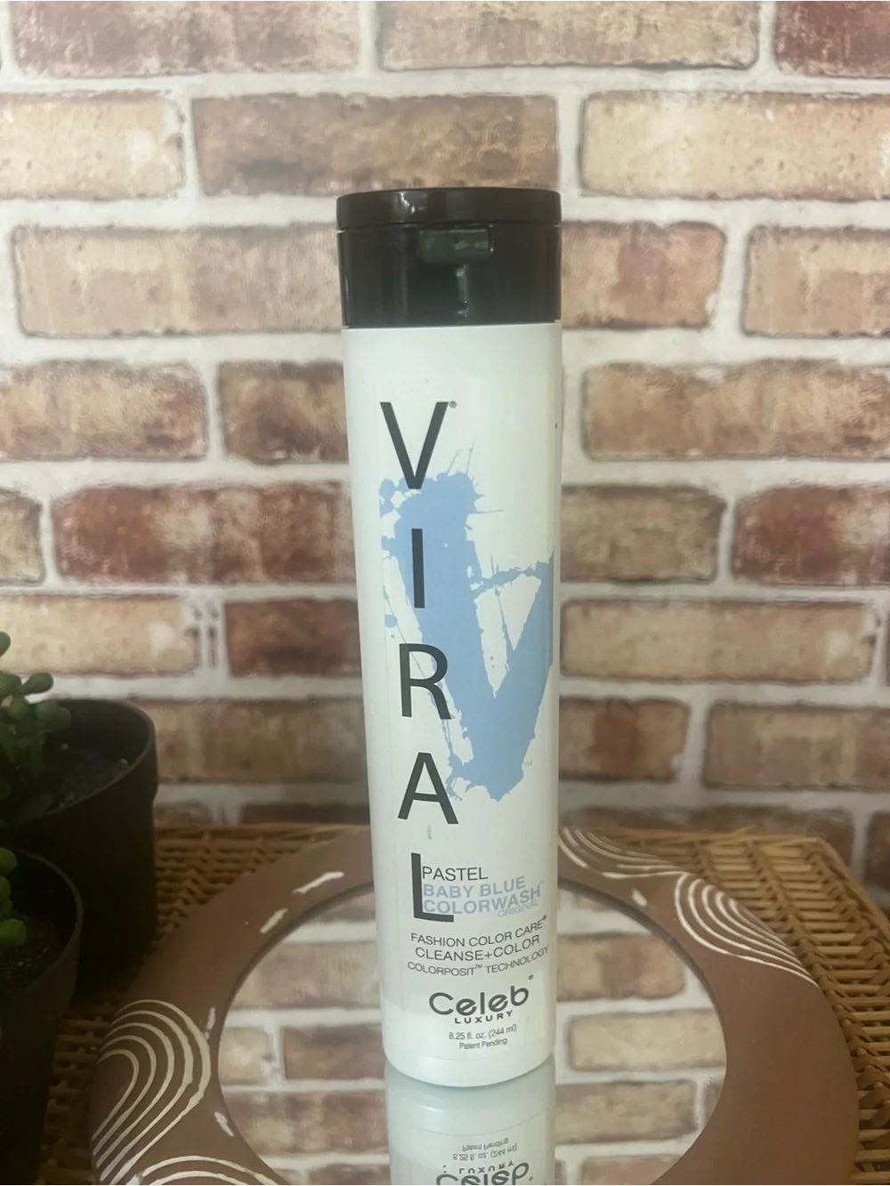 Viral Celeb Luxury                 Colorwash Shampoo - Pastel Blue
